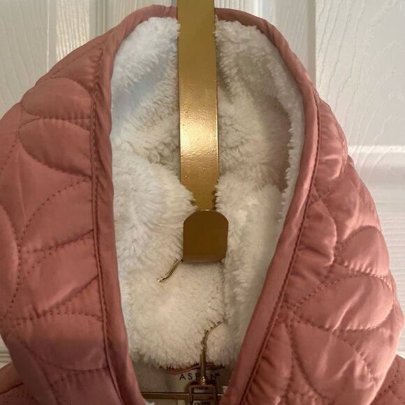 ASPEN Pink and White Puffer Jacket with Cozy Lining - Picture 4 of 9